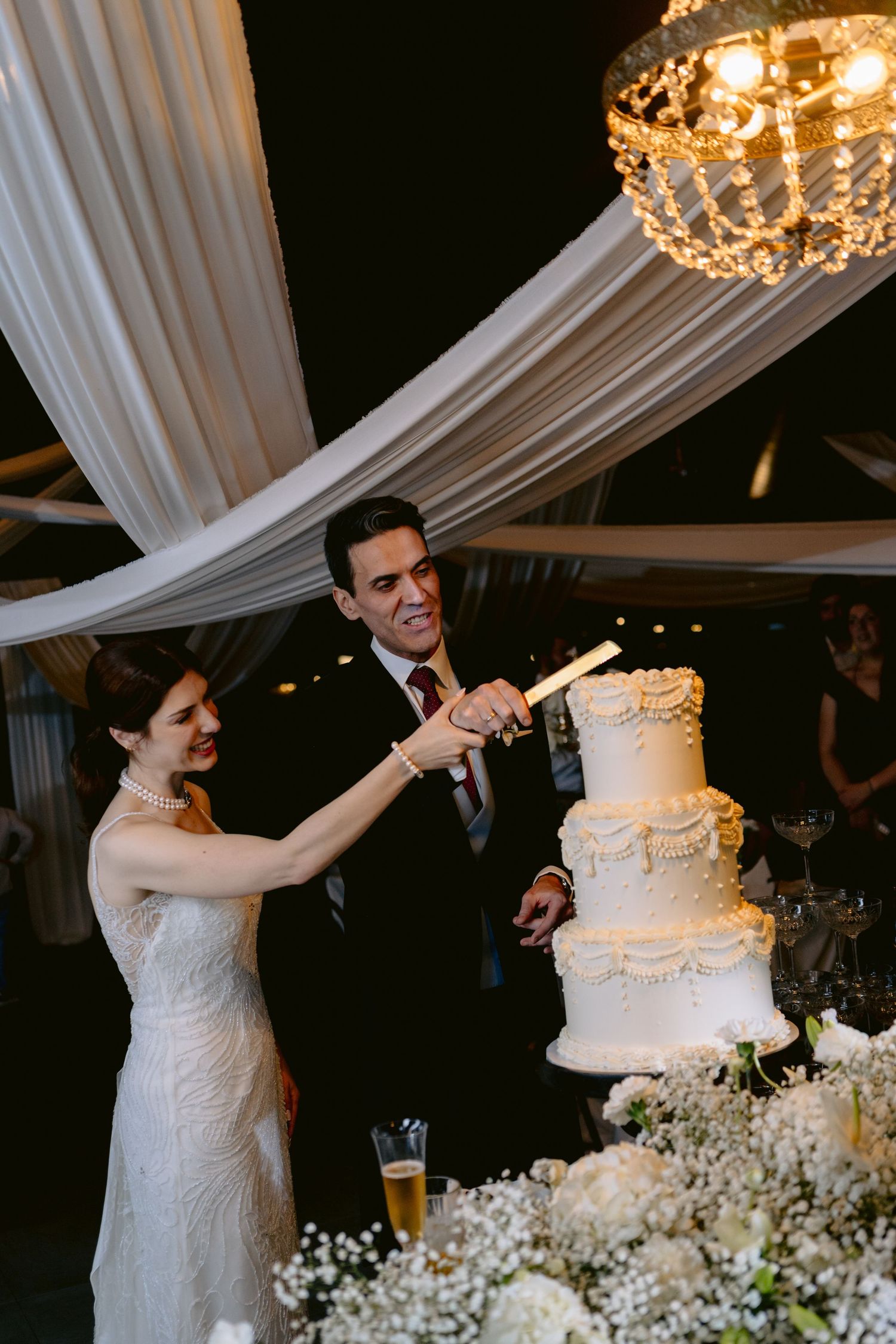 Transforme seu grande dia em memórias eternas com fotos de casamento profissionais, perfeitas para álbuns, ensaios de noivos, impressos e qu