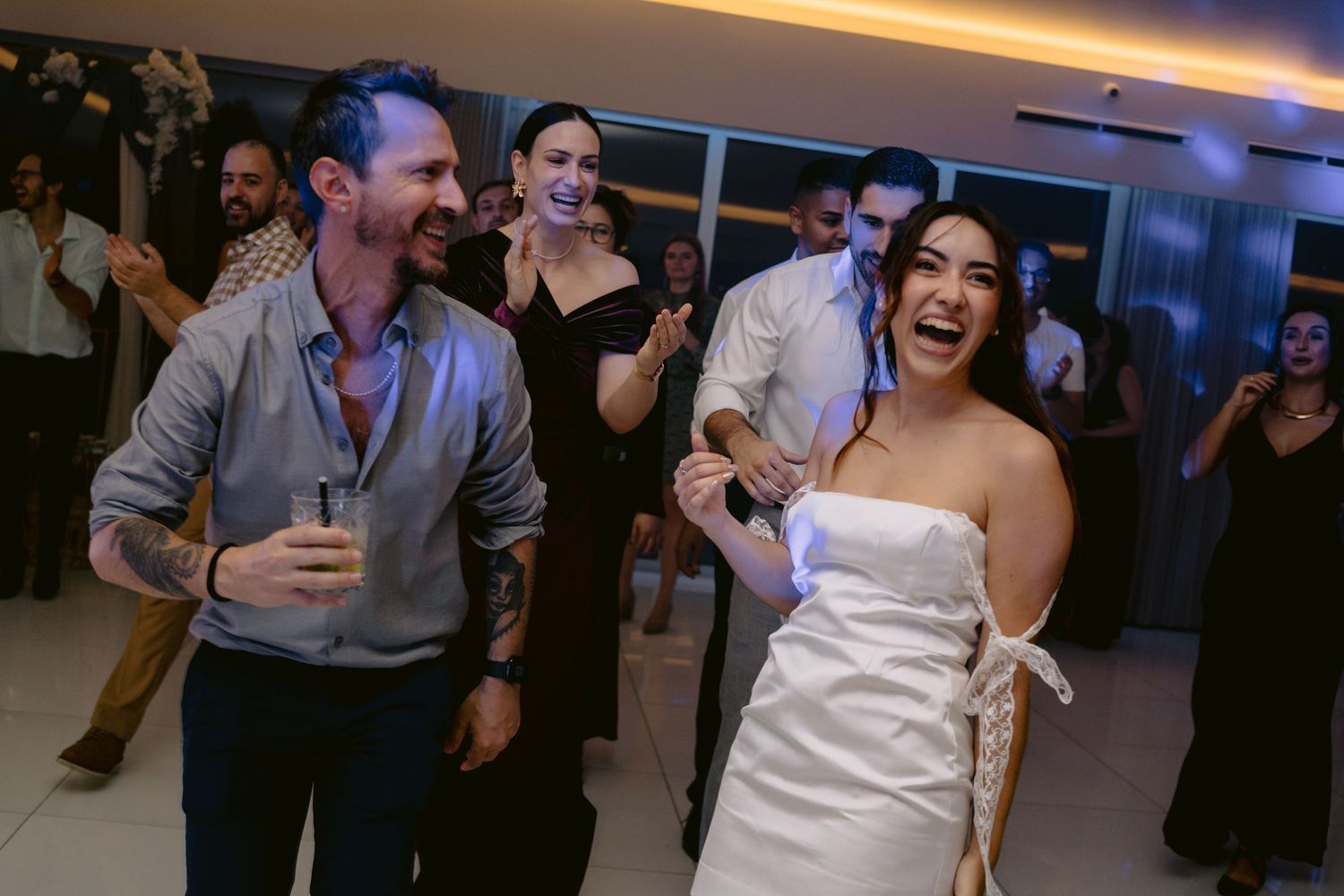 Transformamos cada instante do casamento em imagens inesquecíveis, perfeitas para álbuns, impressos personalizados e recordações que contam