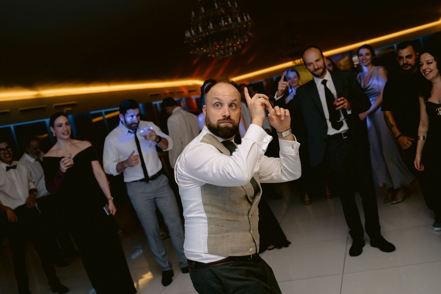 Registre seu casamento com fotos que capturam amor, alegria e momentos únicos, ideais para impressos, álbuns e presentes especiais para fami