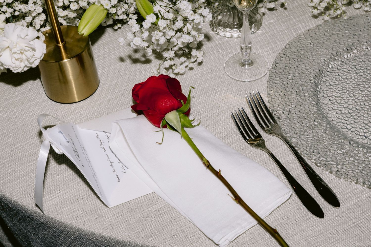 Transforme seu grande dia em memórias eternas com fotos de casamento profissionais, perfeitas para álbuns, ensaios de noivos, impressos e qu