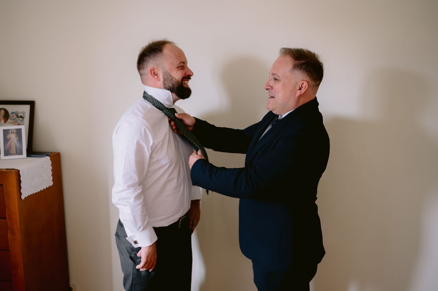 Fotografia de casamento e ensaios de noivos em [cidade], registrando emoções reais e momentos especiais para fotos que se tornam álbuns e im