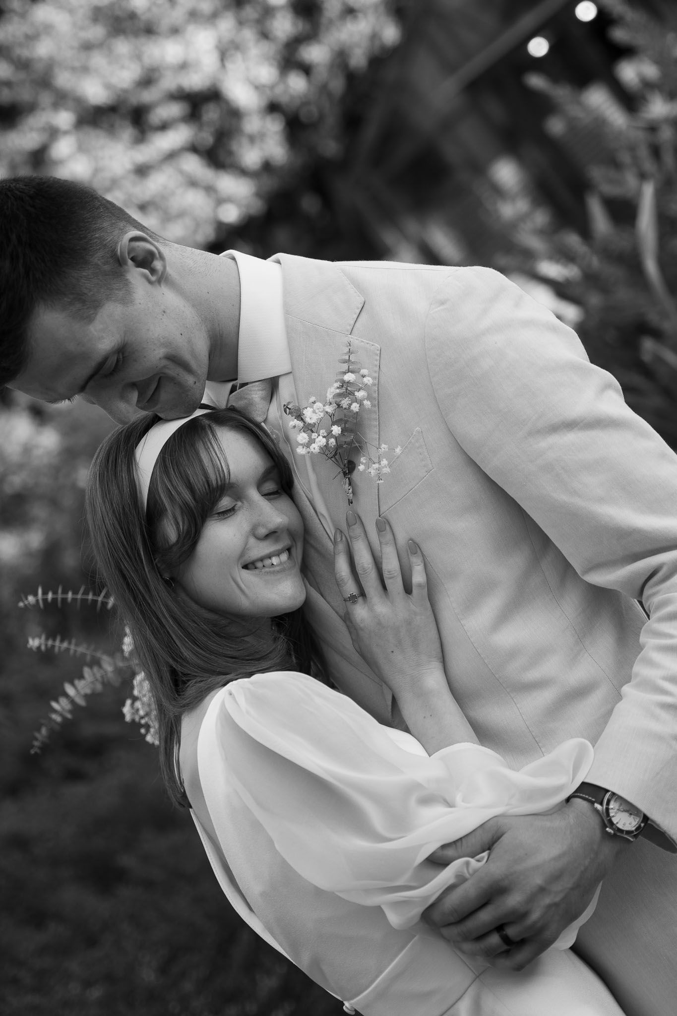 Casamento ao ar livre em Portugal, capturando a noiva radiante e momentos cheios de emoção.Casamento ao ar livre em Portugal, capturando a n