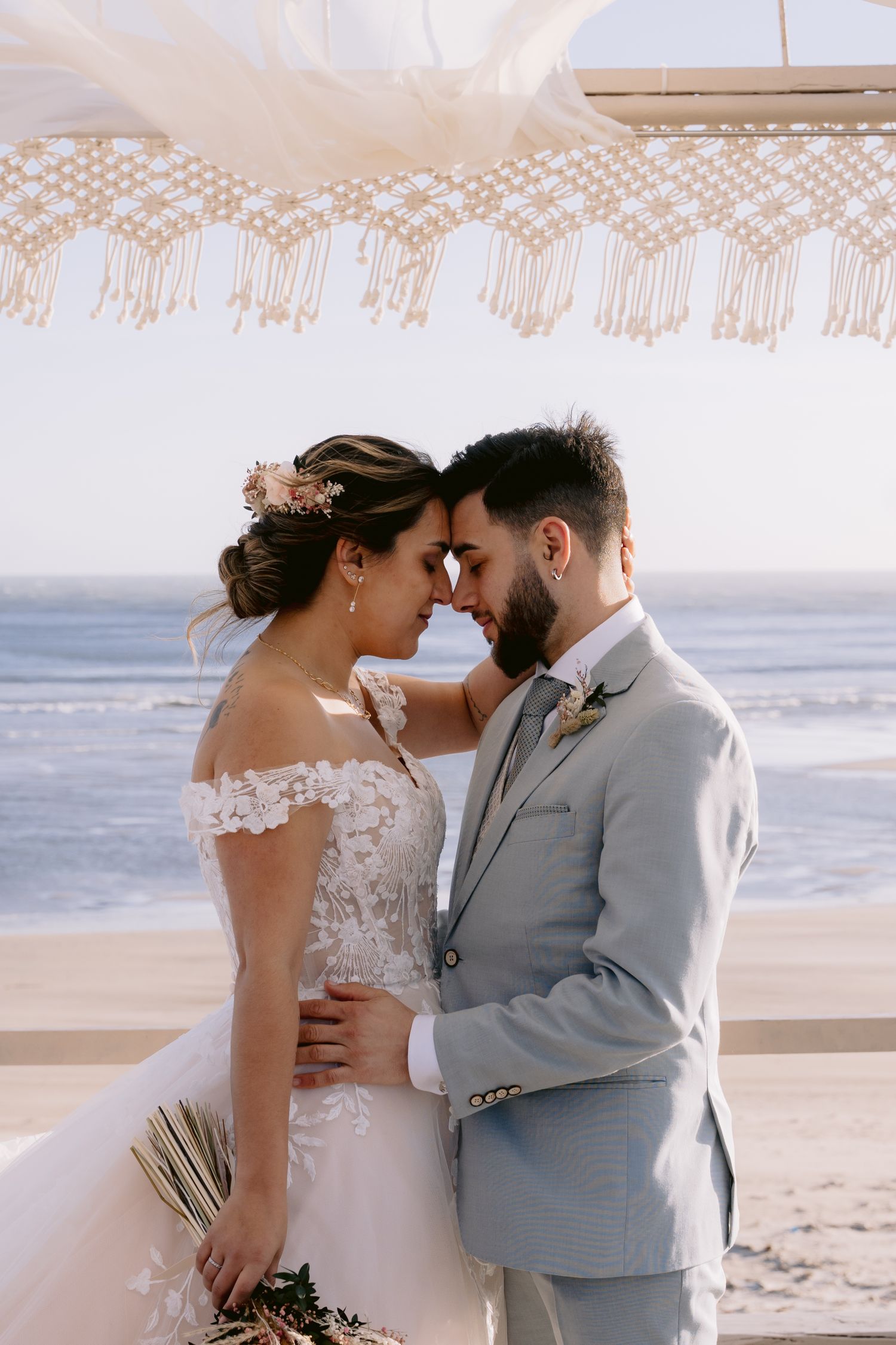 Cobertura completa do casamento em [cidade], fotos emocionantes para lembranças eternas.