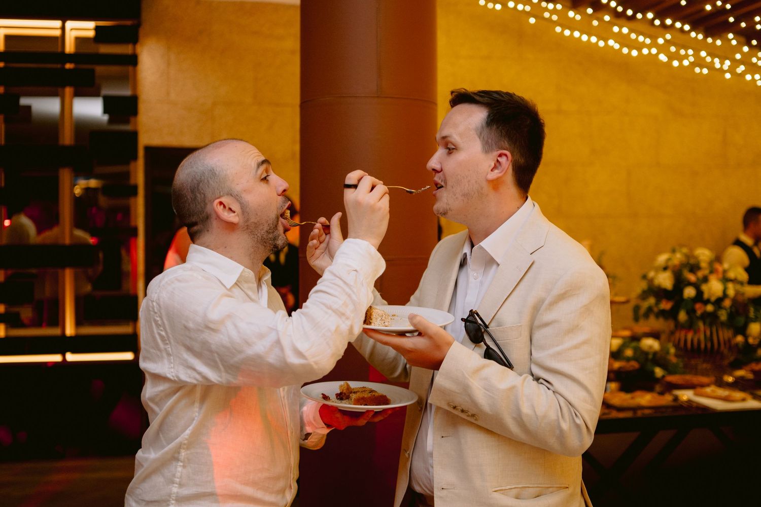 Momentos mágicos do casamento em Portugal, fotos que eternizam emoções em impressos.