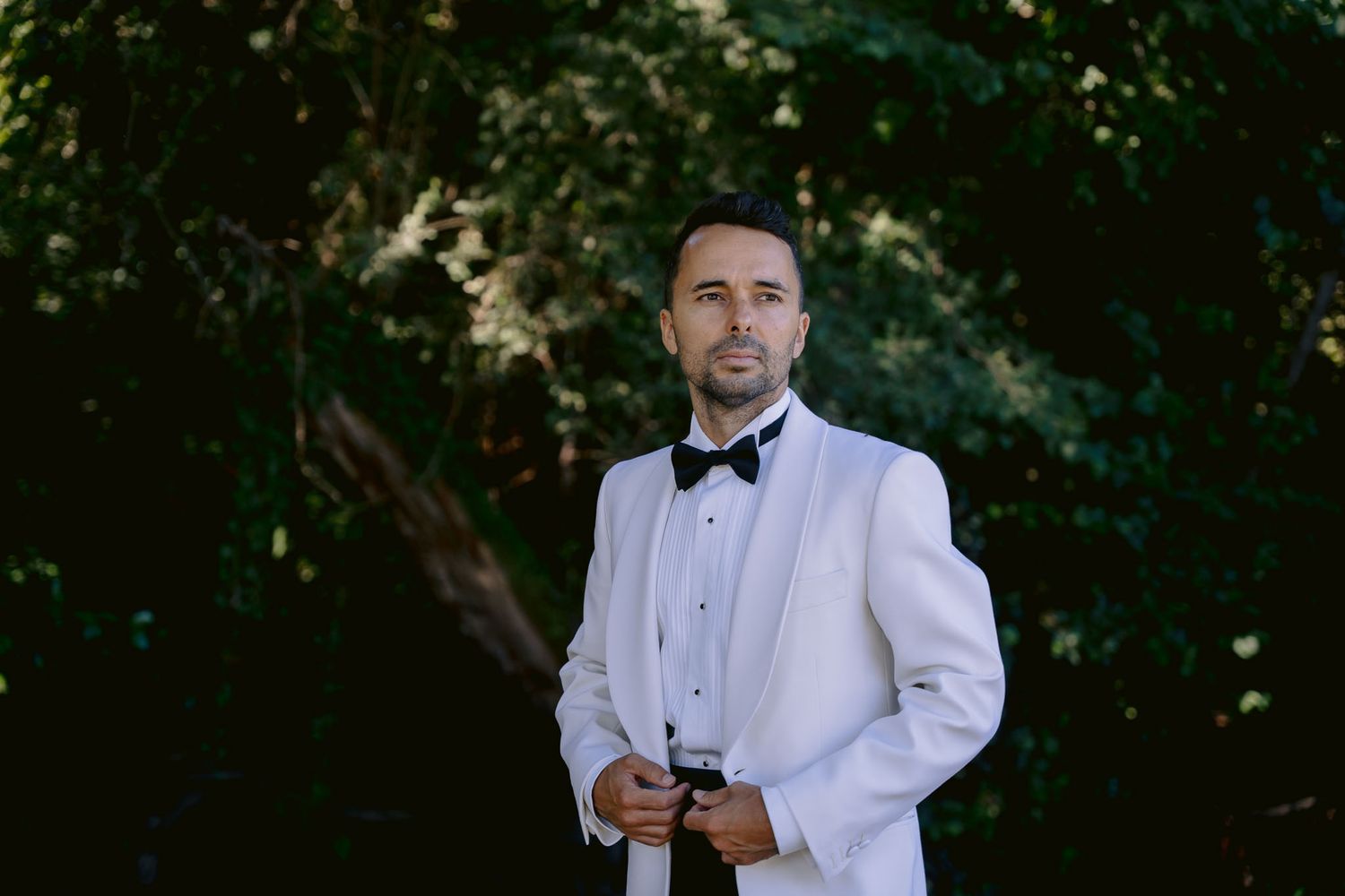 Fotografia de casamento criativa, com fotos de ensaio e cerimônia para álbuns e impressos.