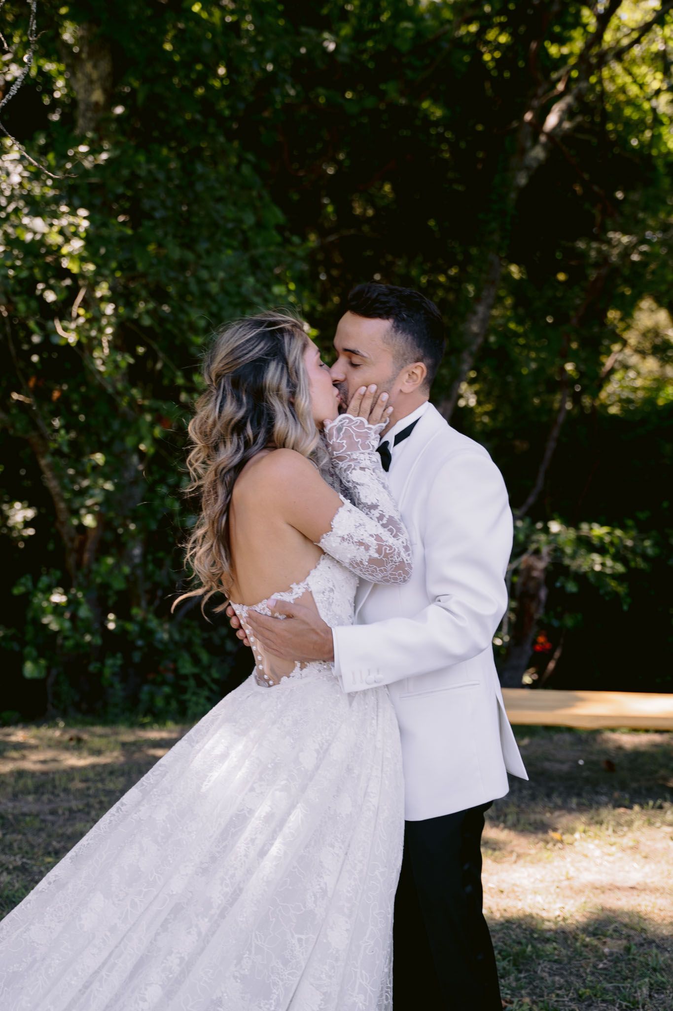 vCobertura de casamento em Portugal, capturando momentos espontâneos para lembranças eternas.Cobertura de casamento em Portugal, capturando