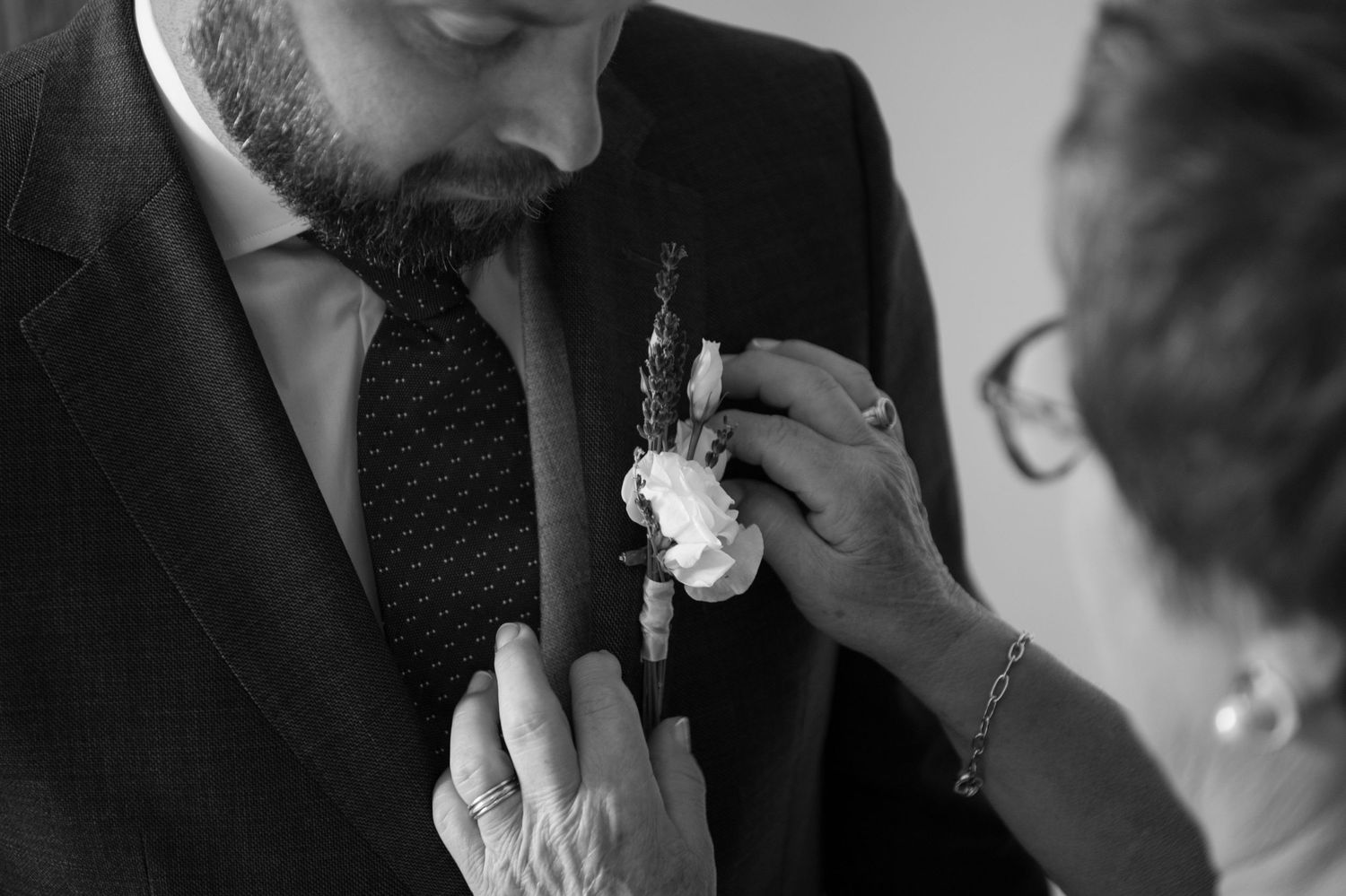 Fotografia de casamento e ensaios de noivos em [cidade], registrando emoções reais e momentos especiais para fotos que se tornam álbuns e im