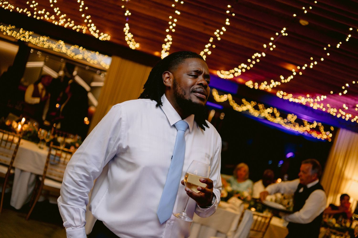 Momentos mágicos do casamento em Portugal, fotos que eternizam emoções em impressos.