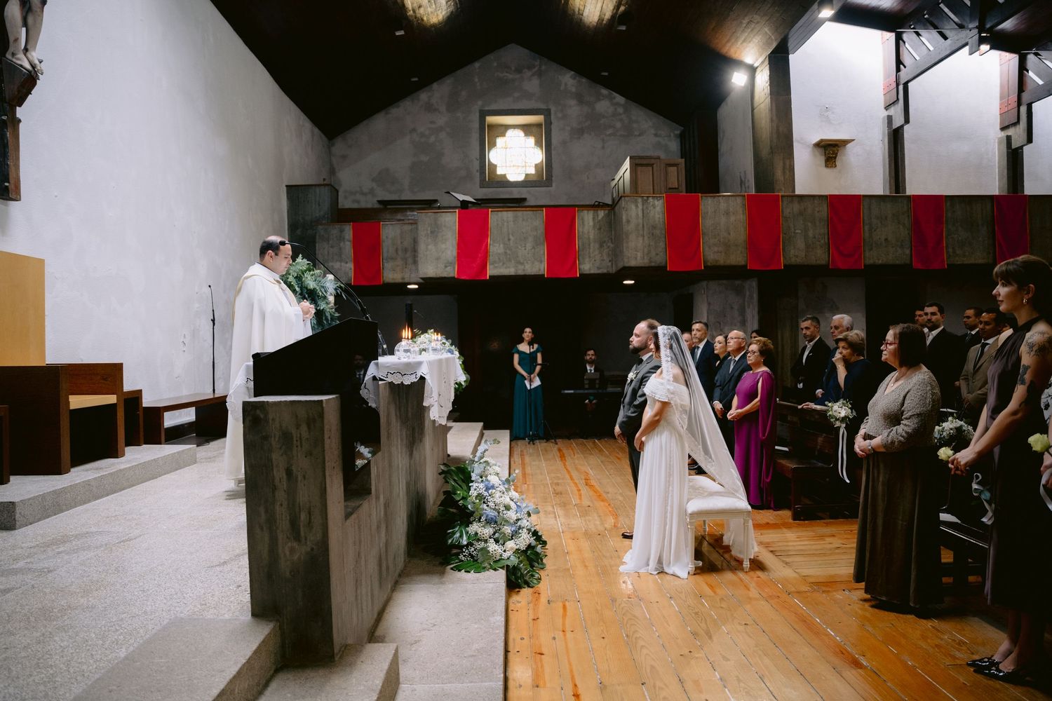 Transforme seu casamento em uma coleção de memórias inesquecíveis com fotos profissionais que ficam lindas em álbuns, impressos e lembranças