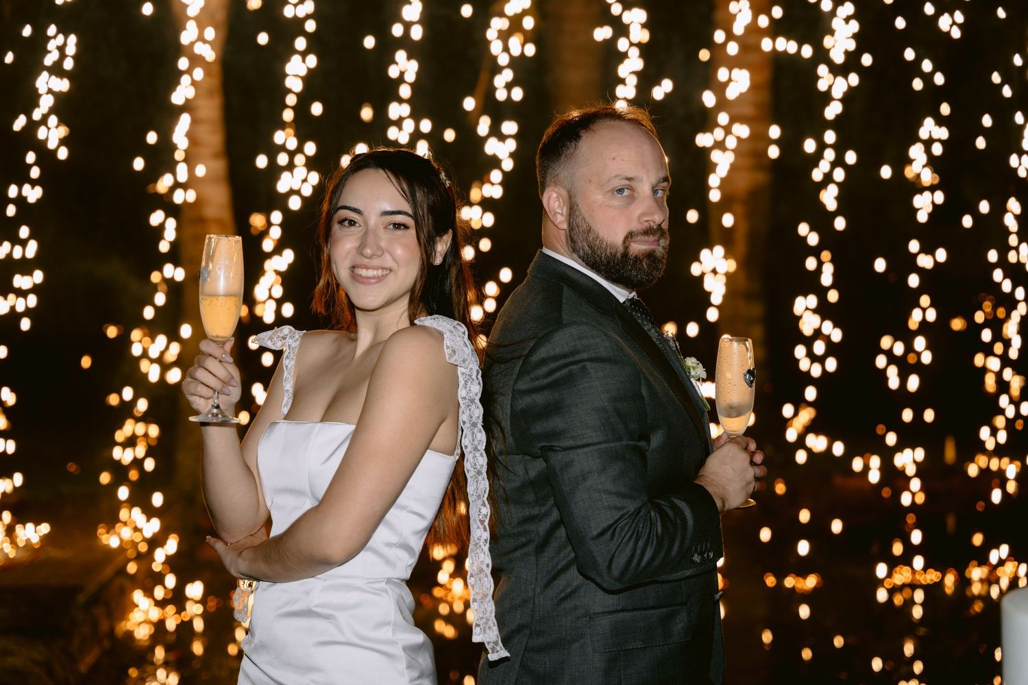 Transformamos cada instante do casamento em imagens inesquecíveis, perfeitas para álbuns, impressos personalizados e recordações que contam