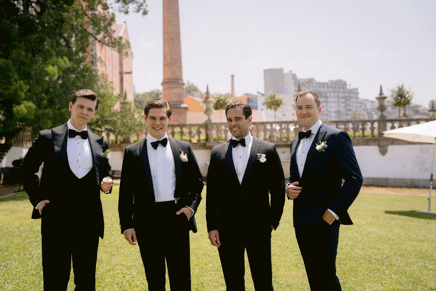 Casamento ao ar livre com foco na noiva, criando imagens lindas para lembranças eternas.