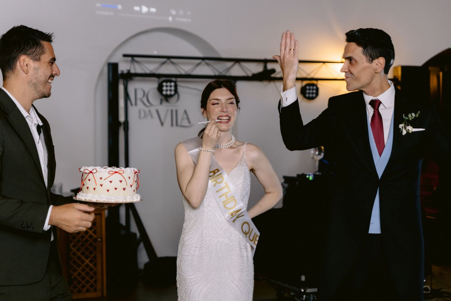 Transforme seu grande dia em memórias eternas com fotos de casamento profissionais, perfeitas para álbuns, ensaios de noivos, impressos e qu