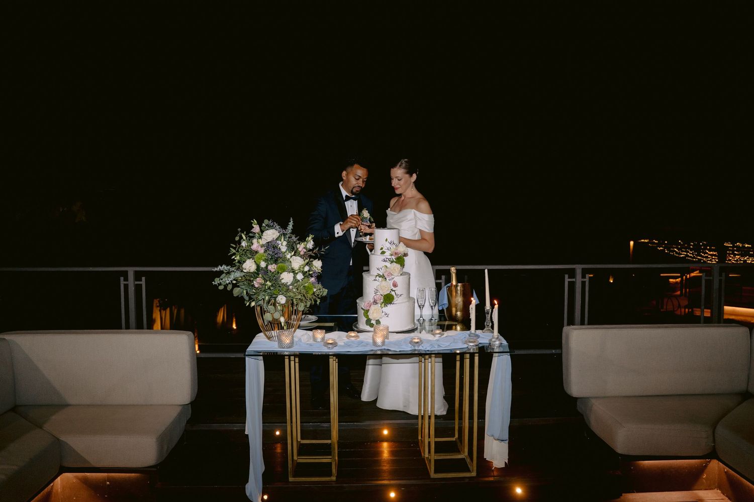 Fotos de casamento profissionais, capturando amor, alegria e detalhes especiais.