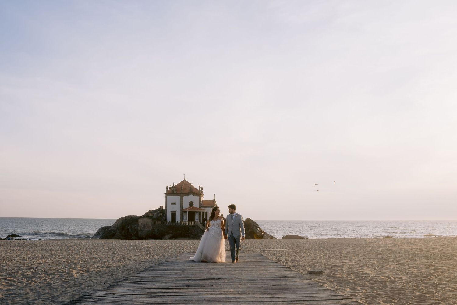 Cobertura completa do casamento em [cidade], fotos emocionantes para lembranças eternas.