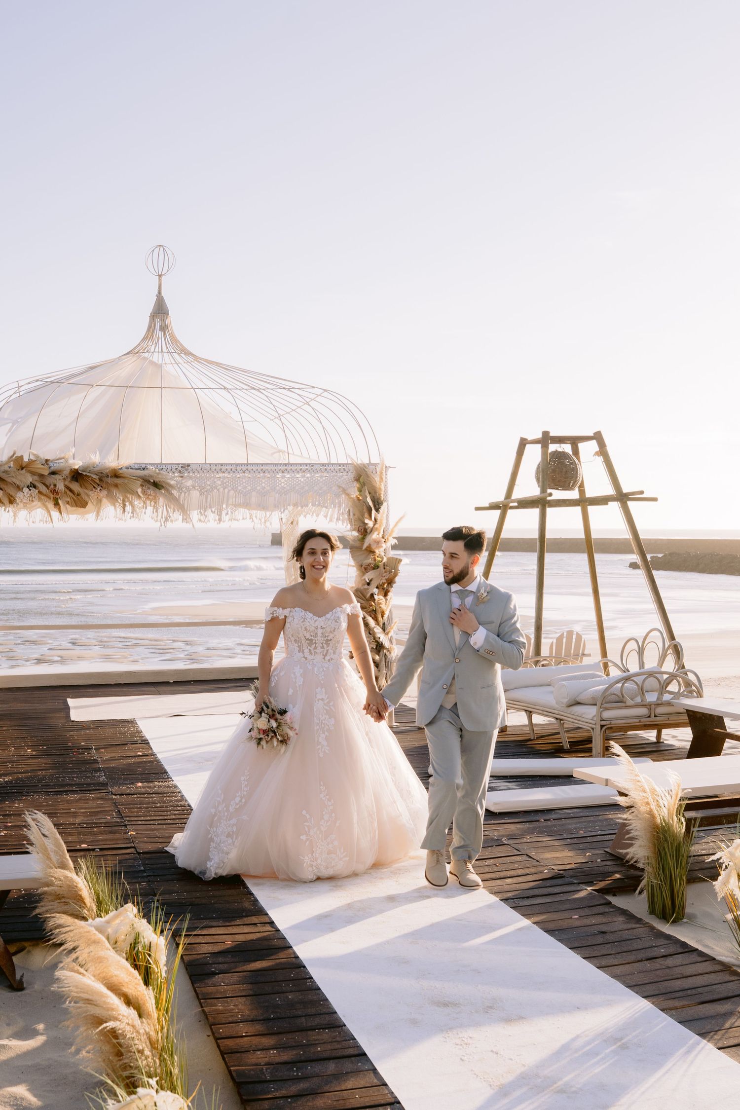 Cobertura completa do casamento em [cidade], fotos emocionantes para lembranças eternas.