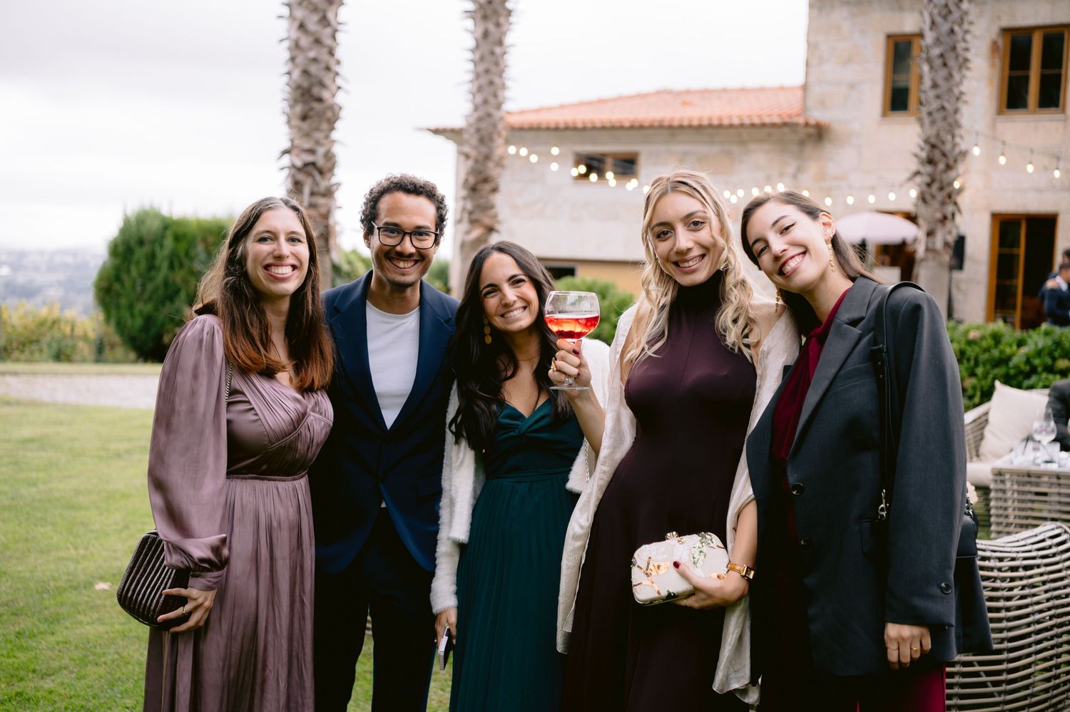 Fotógrafo de casamento em [cidade], especializado em registrar momentos únicos com fotos que se transformam em álbuns e impressos de alta qu