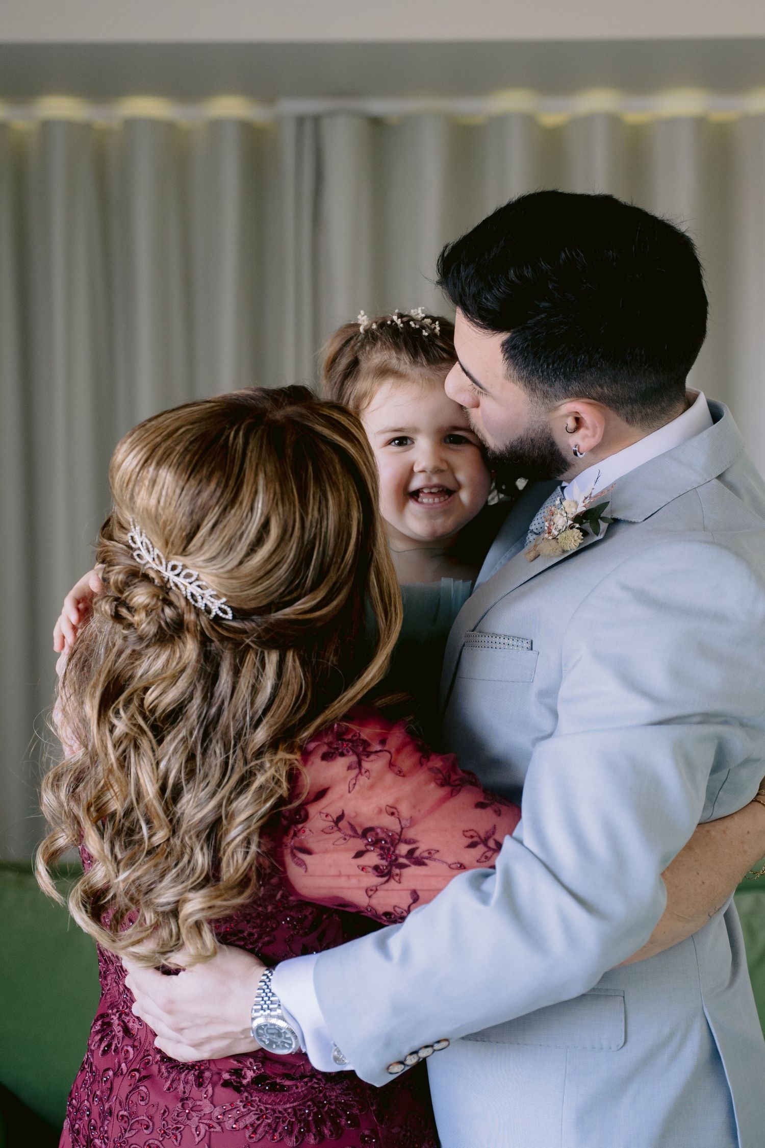 Cobertura completa do casamento em [cidade], fotos emocionantes para lembranças eternas.