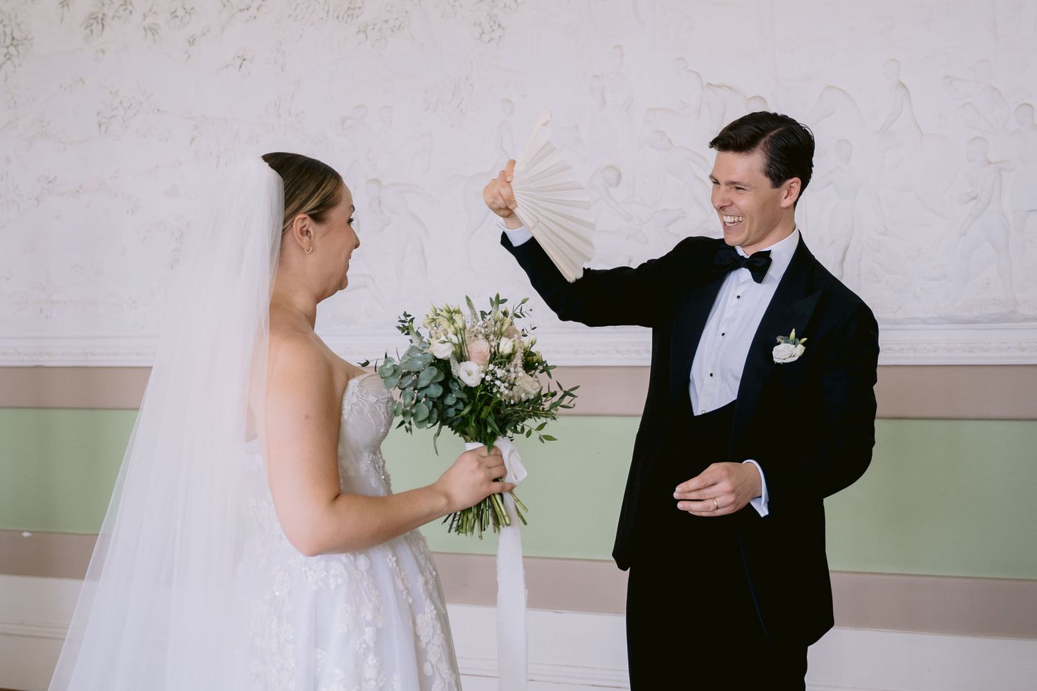 Casamento ao ar livre com foco na noiva, criando imagens lindas para lembranças eternas.Casamento ao ar livre com foco na noiva, criando ima