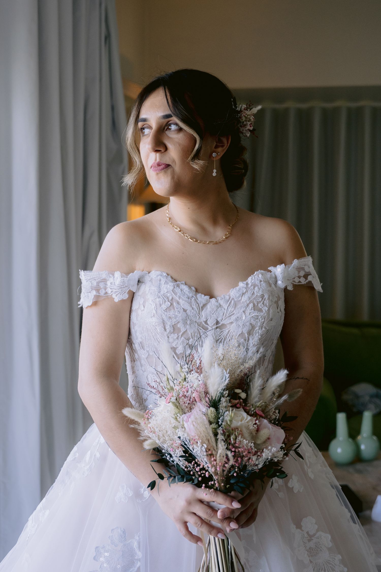 Cobertura completa do casamento em [cidade], fotos emocionantes para lembranças eternas.