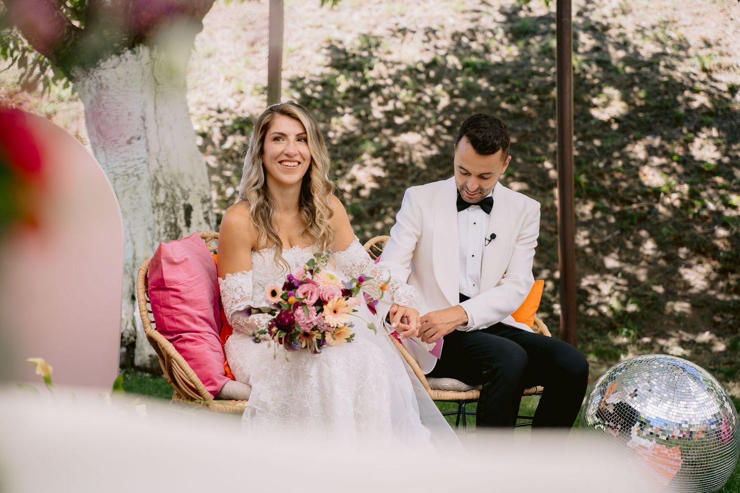 Fotógrafo de casamento registrando emoções reais, fotos perfeitas para álbuns e quadros.