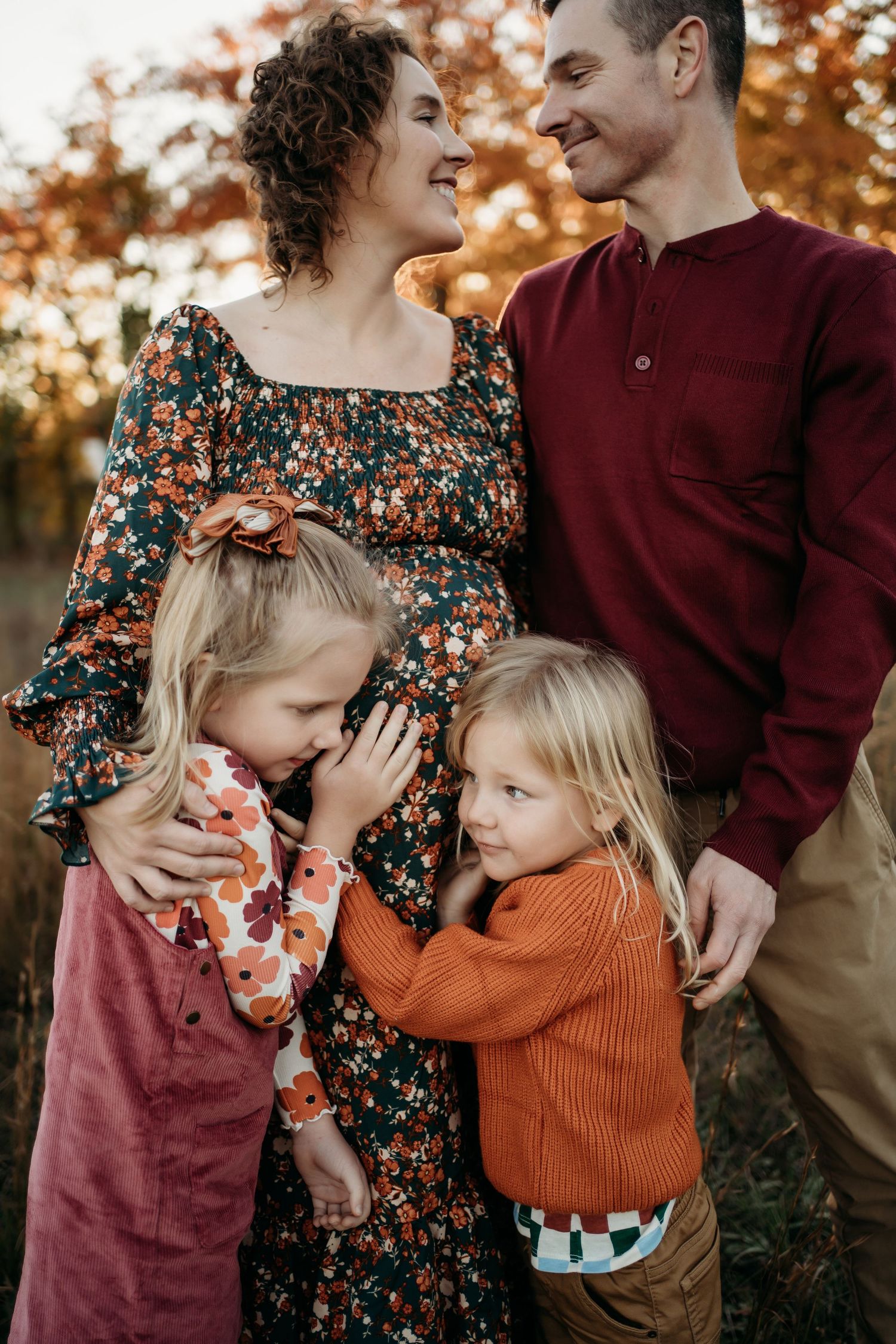 Kansas City maternity photographer capturing pregnancy portraits outdoors