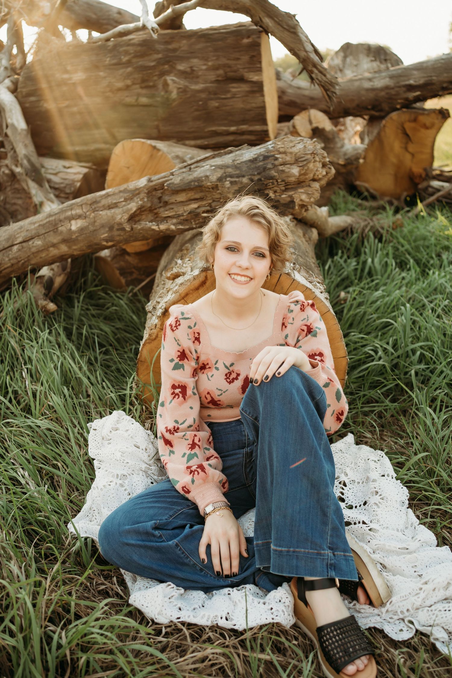 Kansas portrait photographer capturing lifestyle portrait outdoors