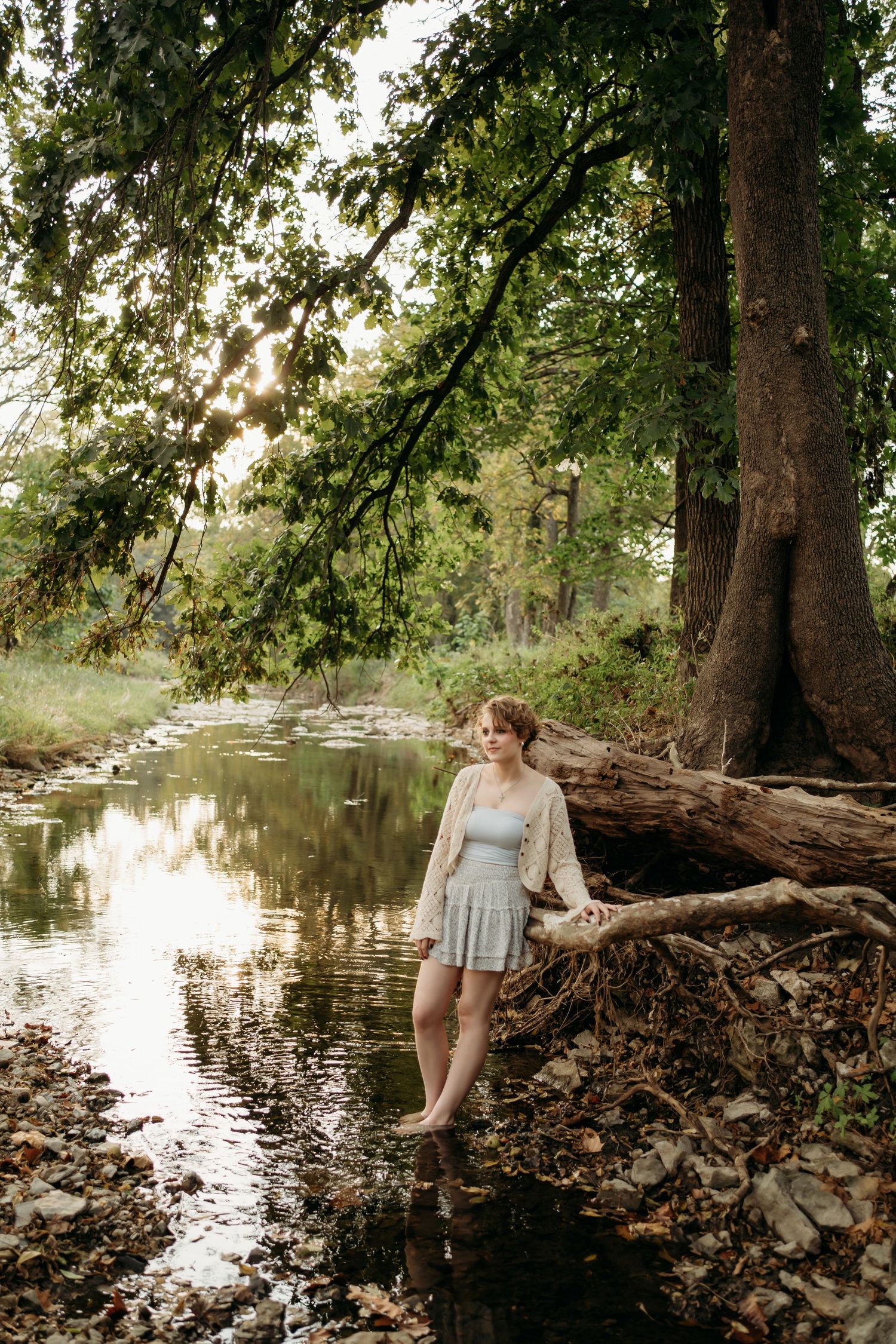 Kansas portrait photographer capturing lifestyle portrait outdoors