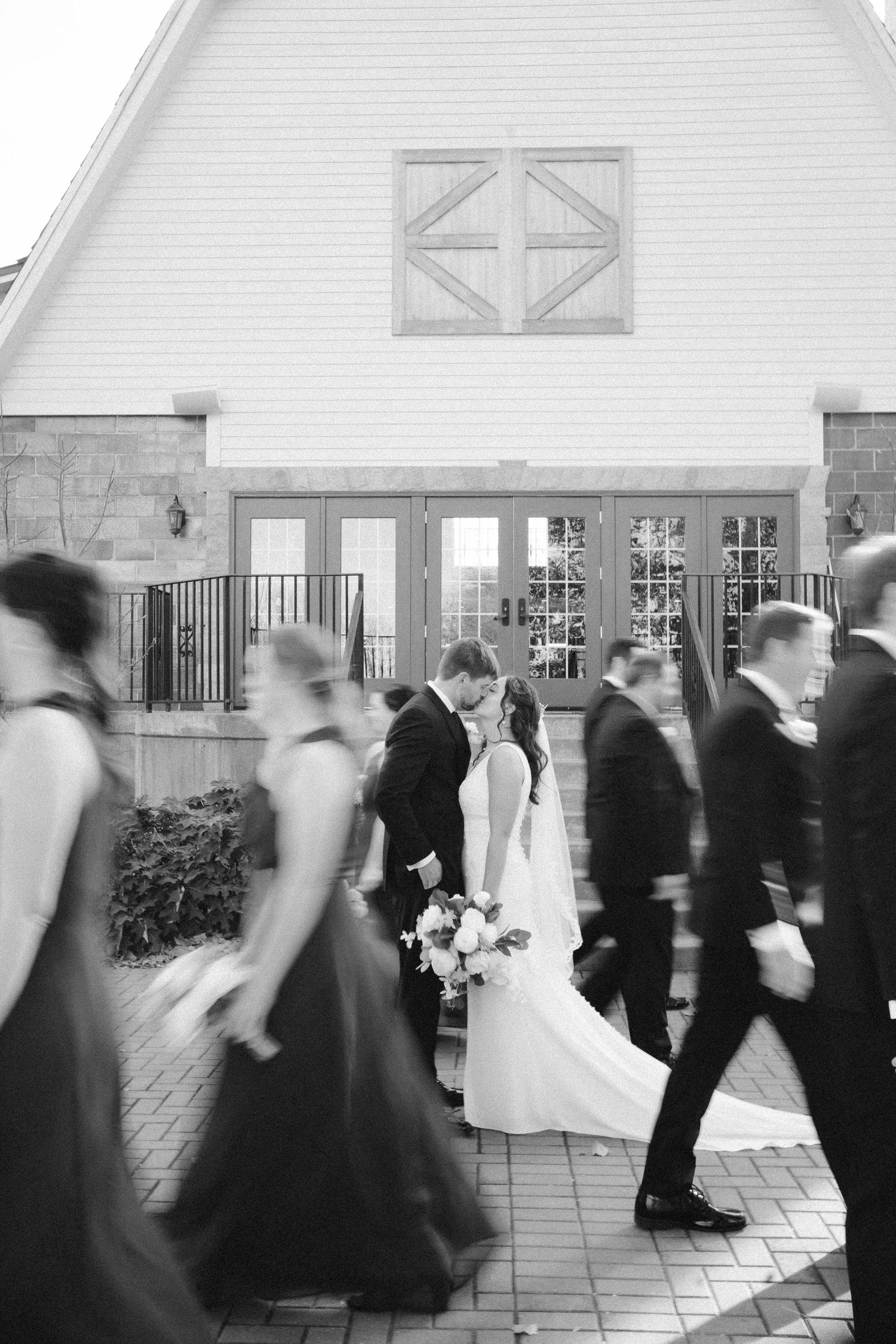 Bride and groom portrait at outdoor Kansas City wedding venue
