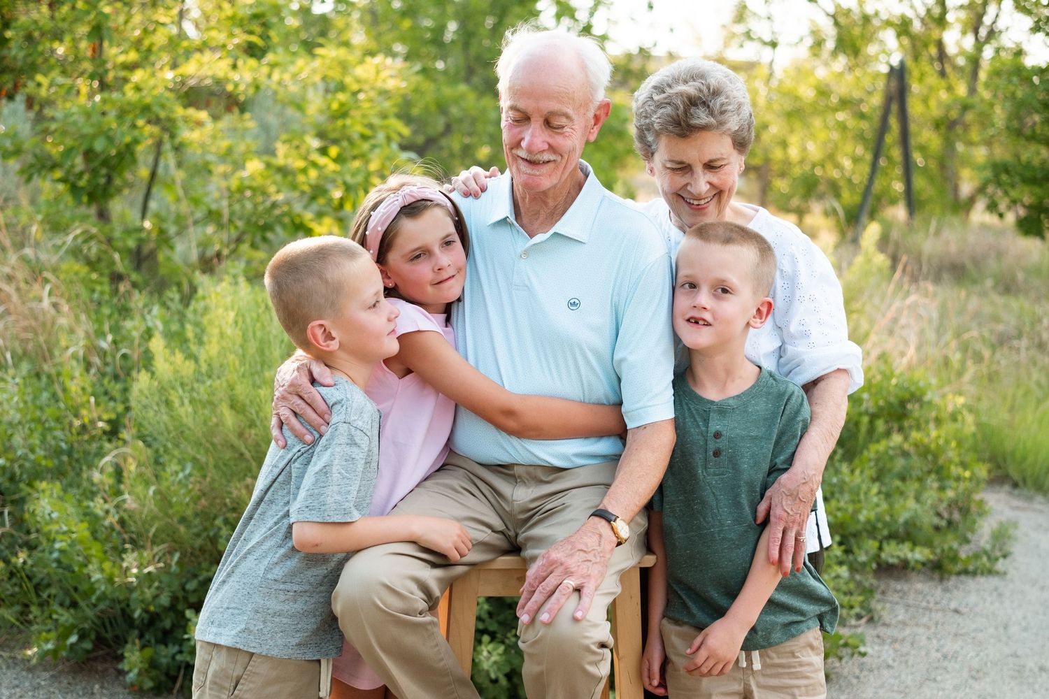 Close up candid of family during extended family photo session.