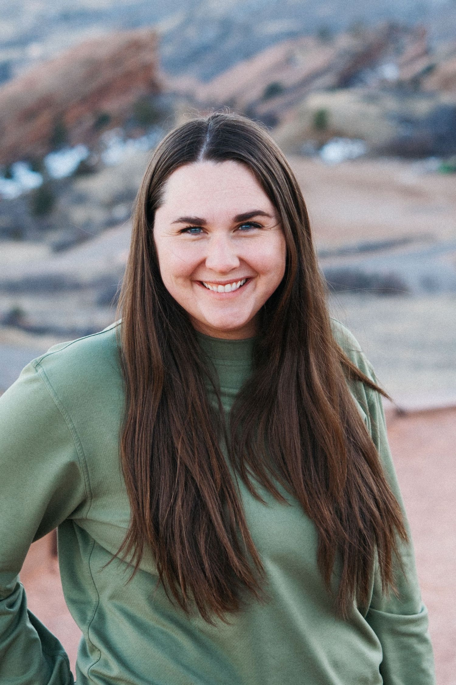 Maggie Theis documentary and lifestyle family photographer, Littleton Colorado, heartfelt & honest photography for nostalgic families.