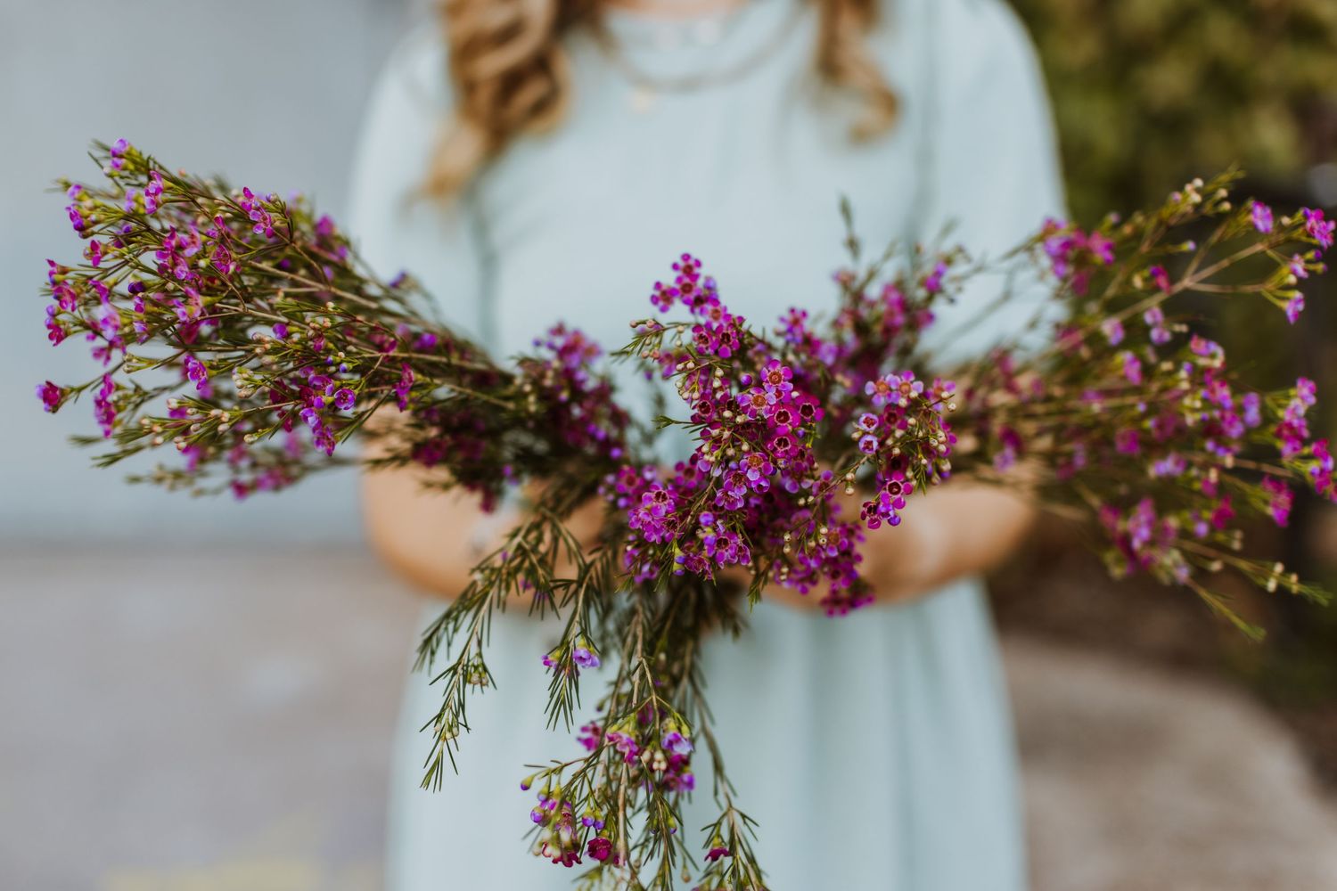 Senior Photoshoot that we incorporated florals!