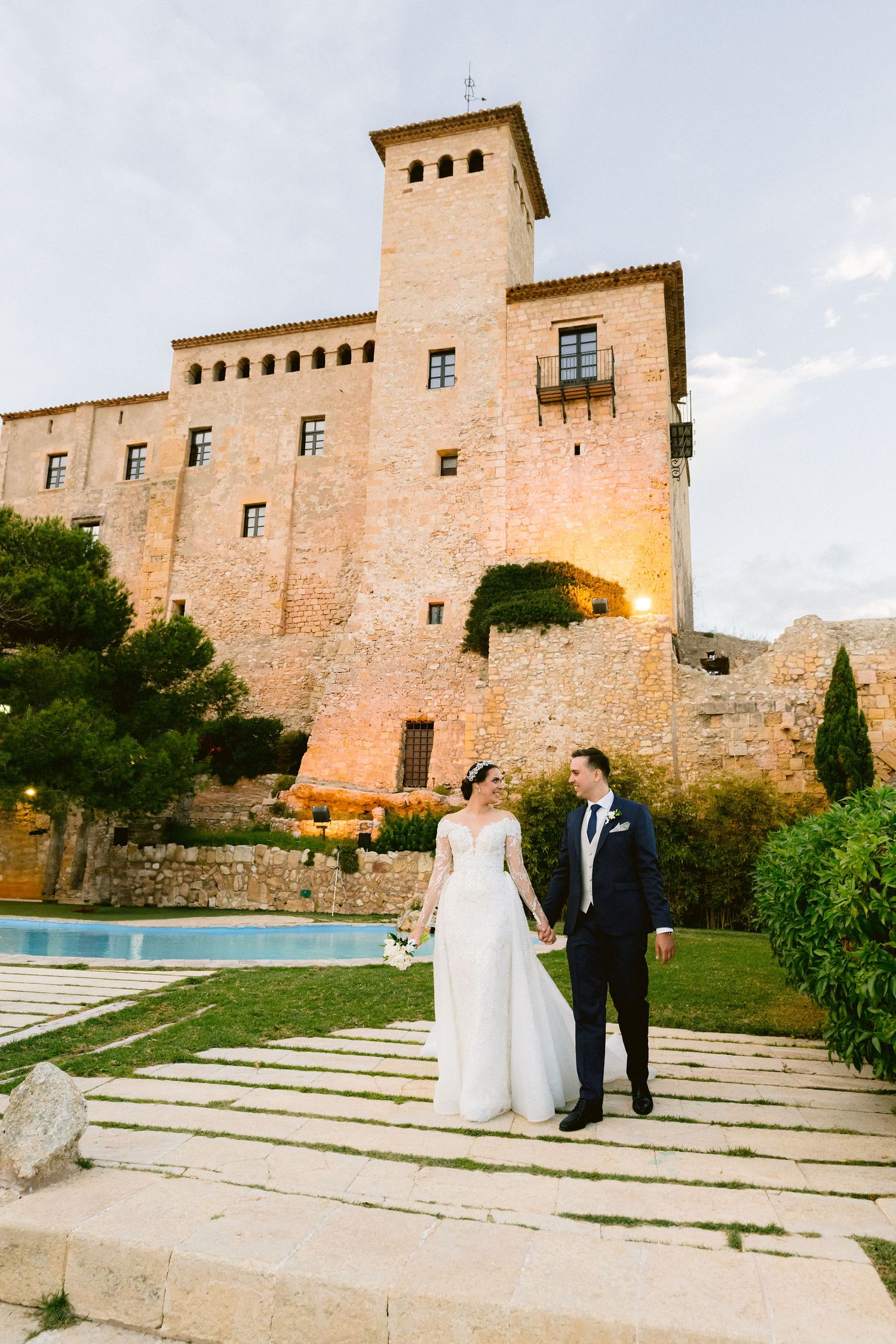 Sesión de pareja en la terraza del Castell de Tamarit