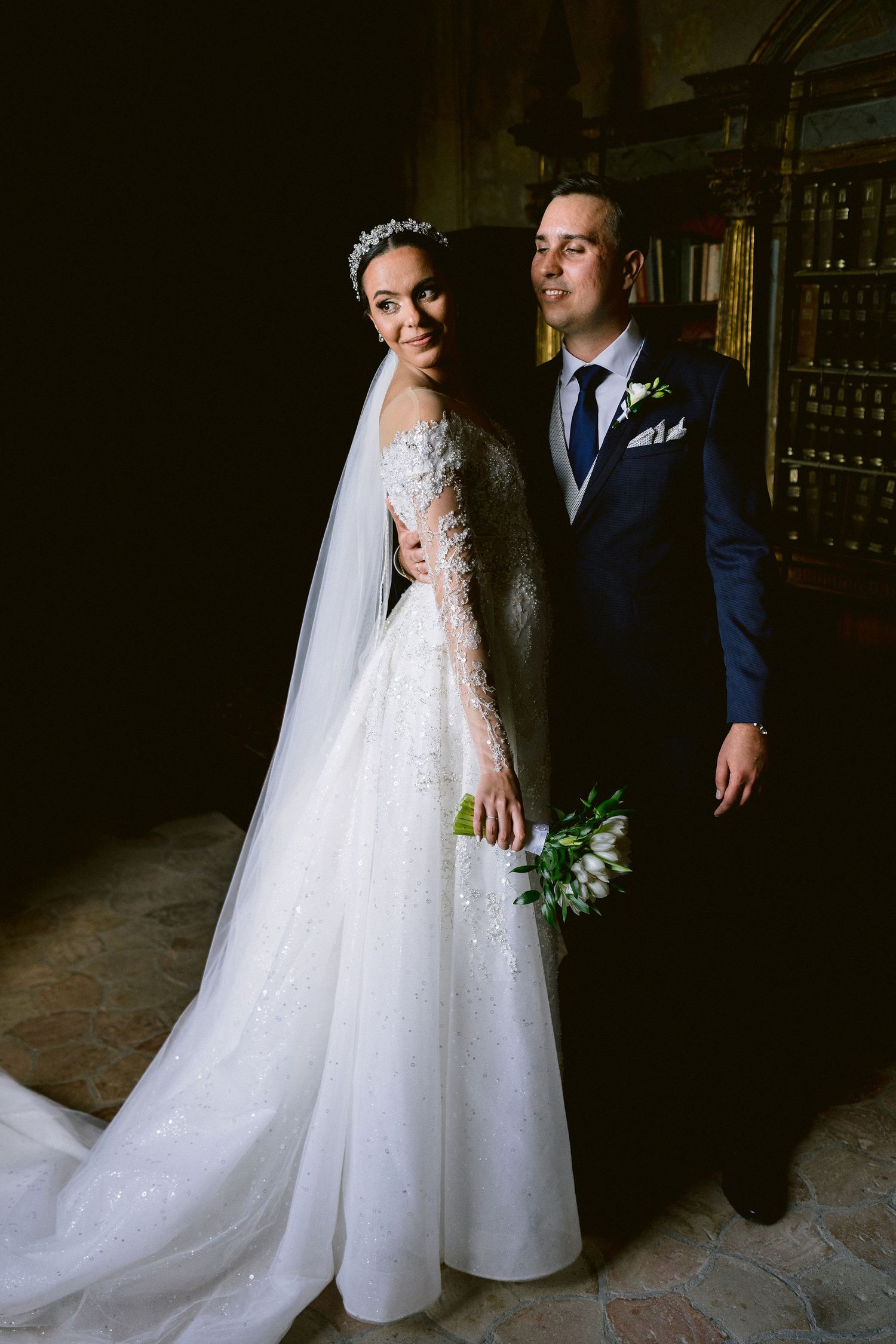 Vale luciendo su vestido de novia de Rose Wood Brides durante su boda en el Castell de Tamarit