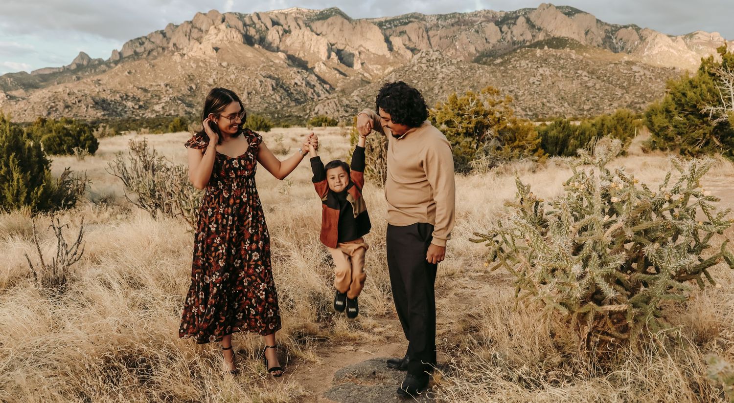Albuquerque-Family-Photographer-Newborn-Maternity-Senior-Graduation-Baby-Milestones-Headshots-Business-Branding-Photographer NewMexico
