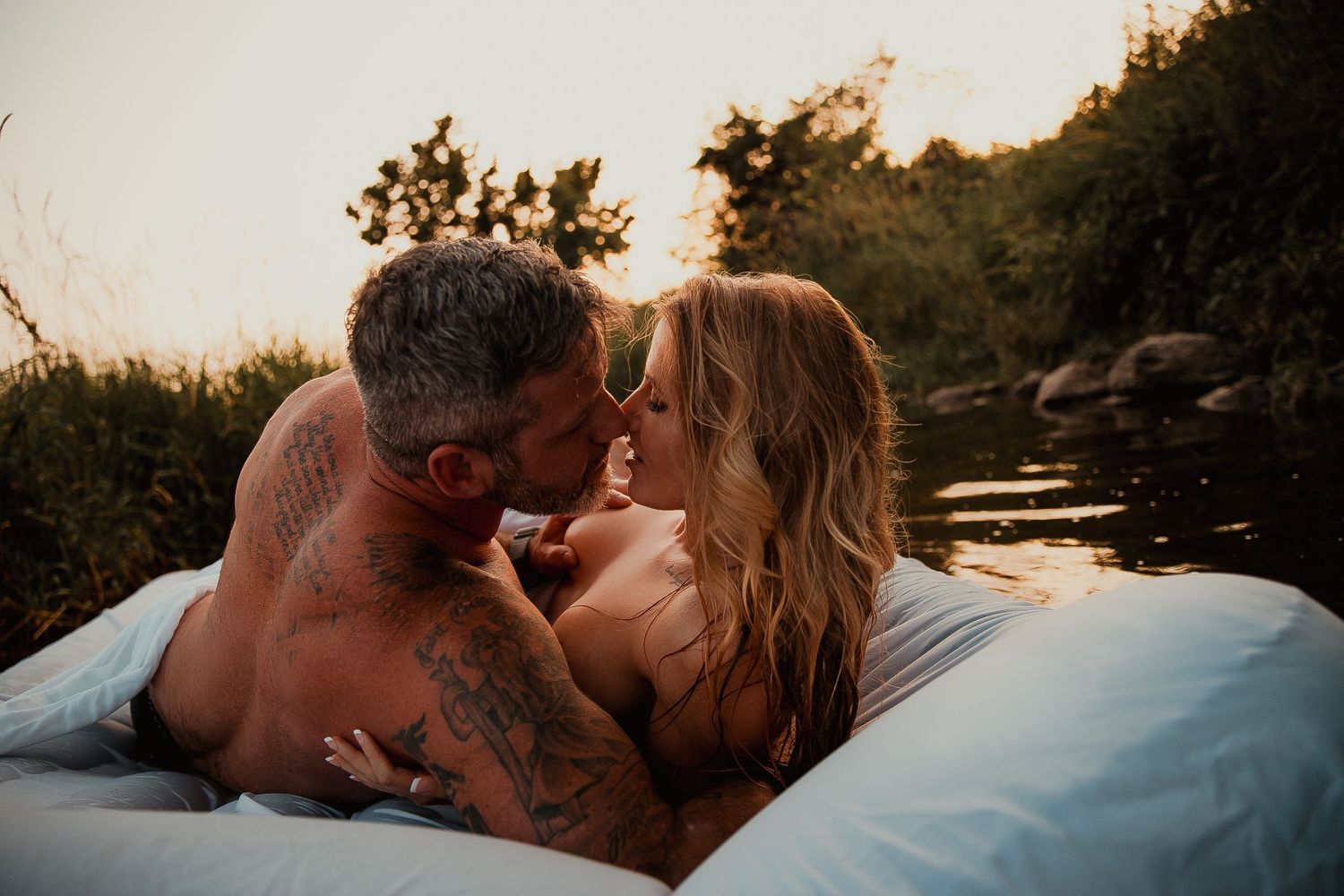 boudoir creek couple