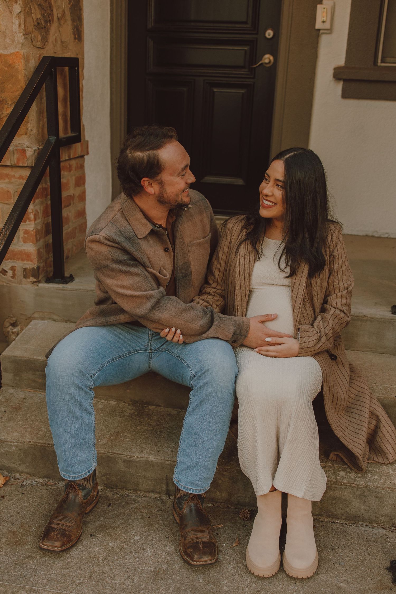 cinematic lifestyle outdoor couples photography maternity photography Dallas texas mesquite texas candid client focused photography