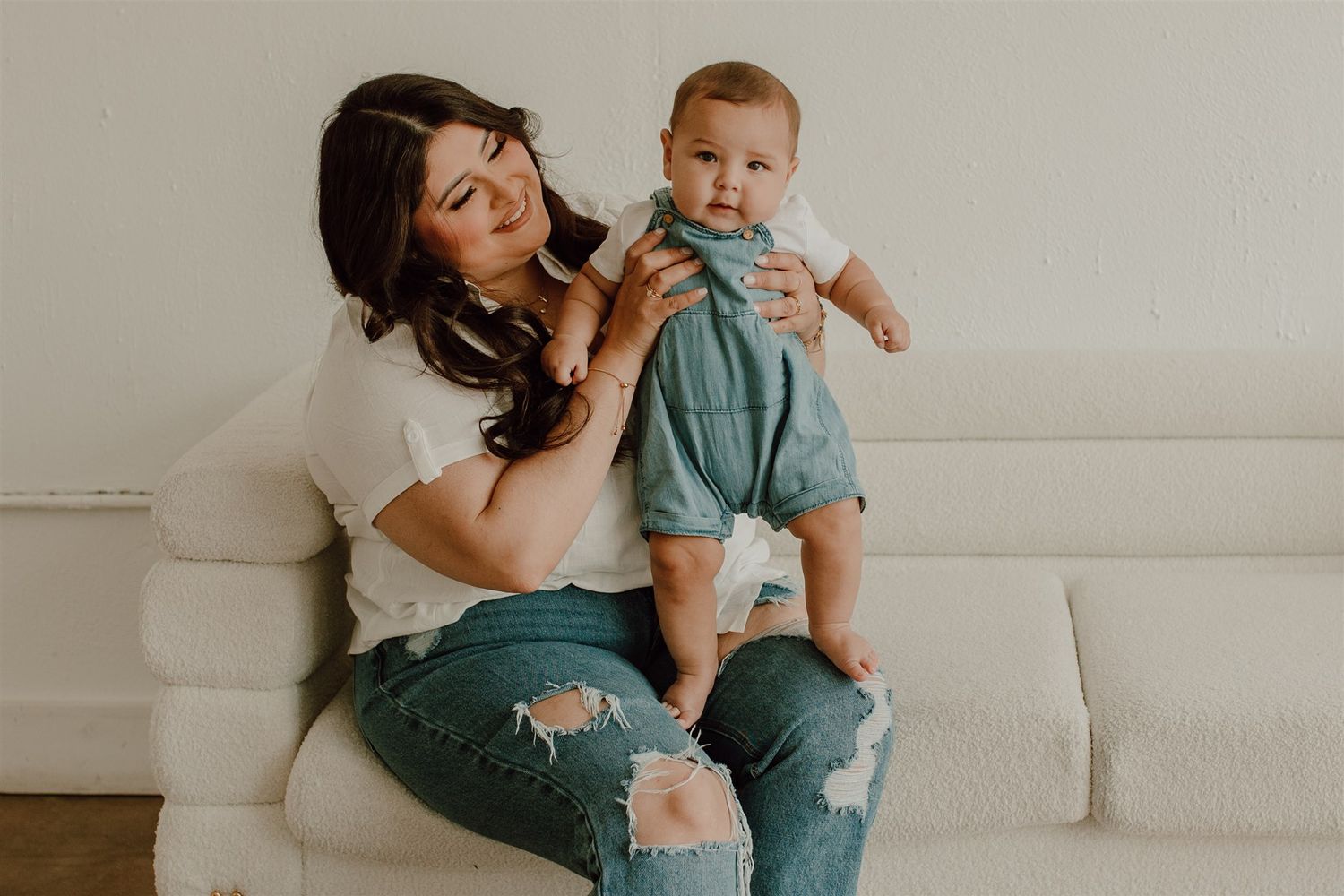 Mommy and me photoshoot in Dallas texas. the space on the Southside. Dallas lifestyle photographer