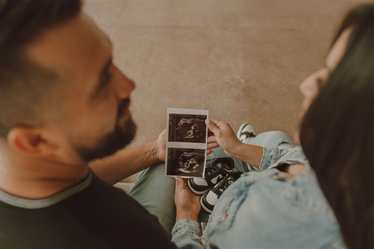 Maternity photoshoot poses. Dallas Maternity Photographer B Del Bosque Photography
