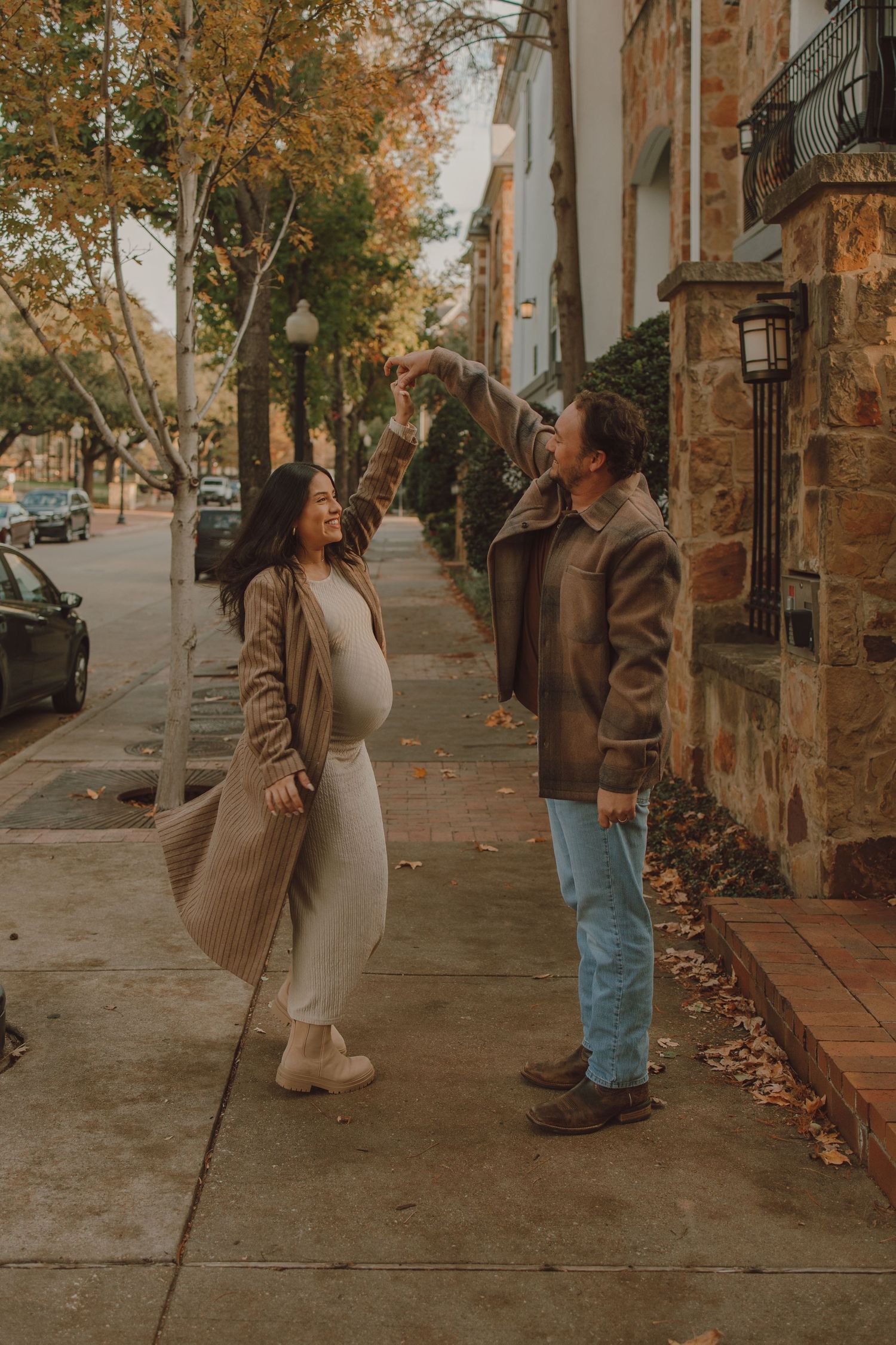 cinematic lifestyle outdoor couples photography maternity photography Dallas texas mesquite texas candid client focused photography