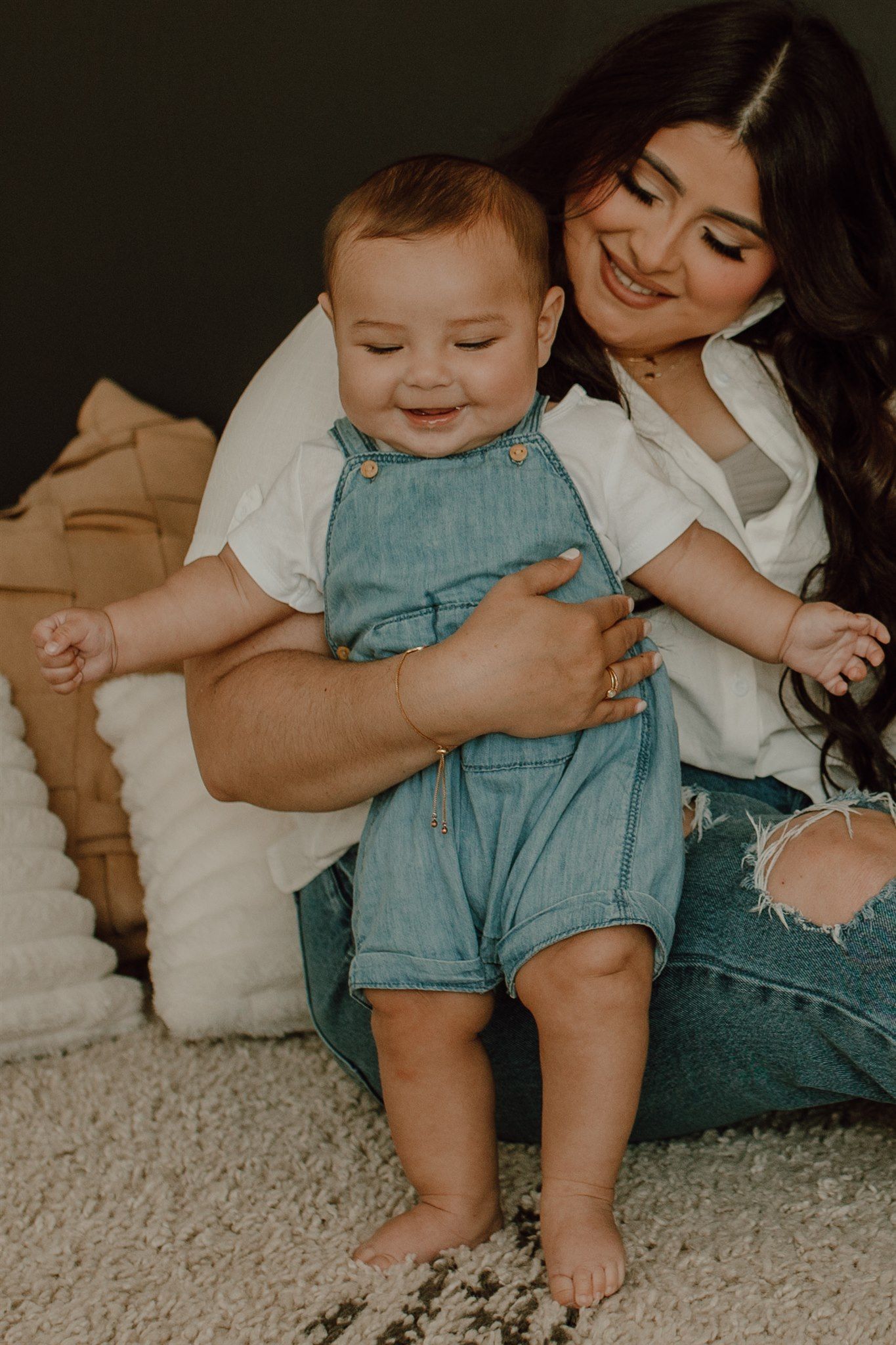 Dallas Texas Photoshoot in Studio The Space on the Southside, Mommy and Me simple minimal 6month milestone photoshoot. B Del Bosque Photo