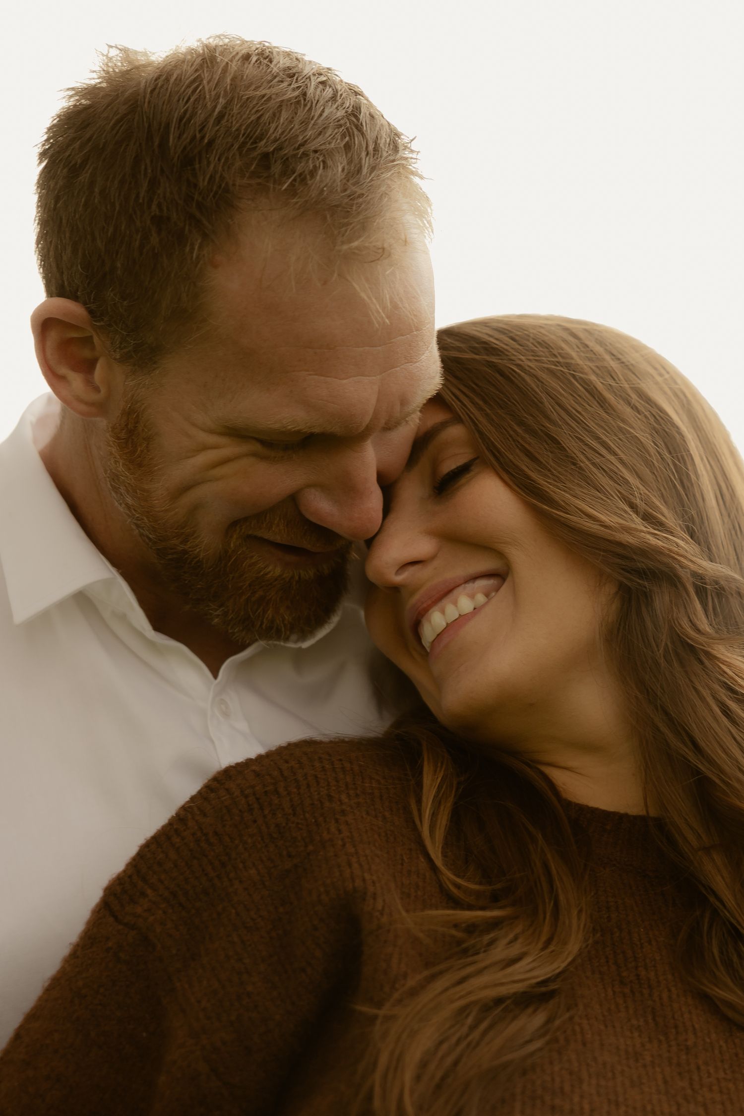 Outdoor maternity photography in Sydney, Central Coast, Blue Mountains, Wollongong, in field, farm, garden and countryside