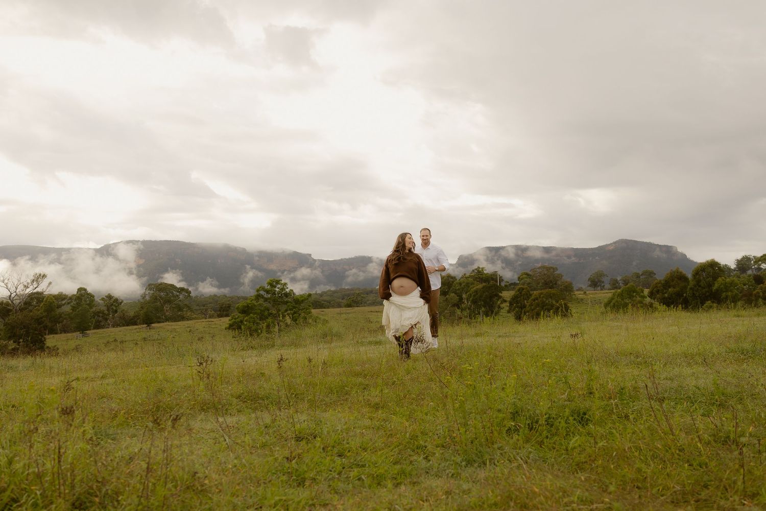 Outdoor maternity photography in Sydney, Central Coast, Blue Mountains, Wollongong, in field, farm, garden and countryside