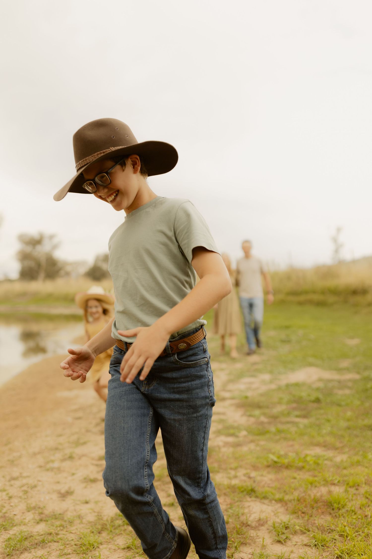 Outdoor family photography in Sydney, Central Coast, Blue Mountains, Wollongong and Kangaroo Valley, in field, farm, garden and countryside