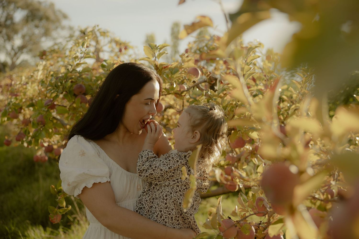Outdoor family photography in Sydney, Central Coast, Blue Mountains, Wollongong and Kangaroo Valley, in field, farm, garden and countryside