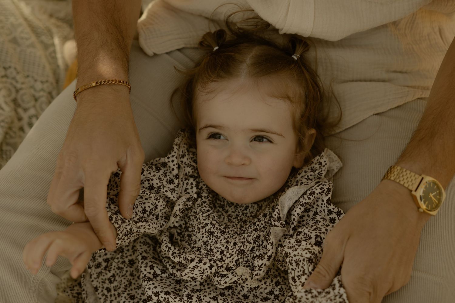 Outdoor family photography in Sydney, Central Coast, Blue Mountains, Wollongong and Kangaroo Valley, in field, farm, garden and countryside