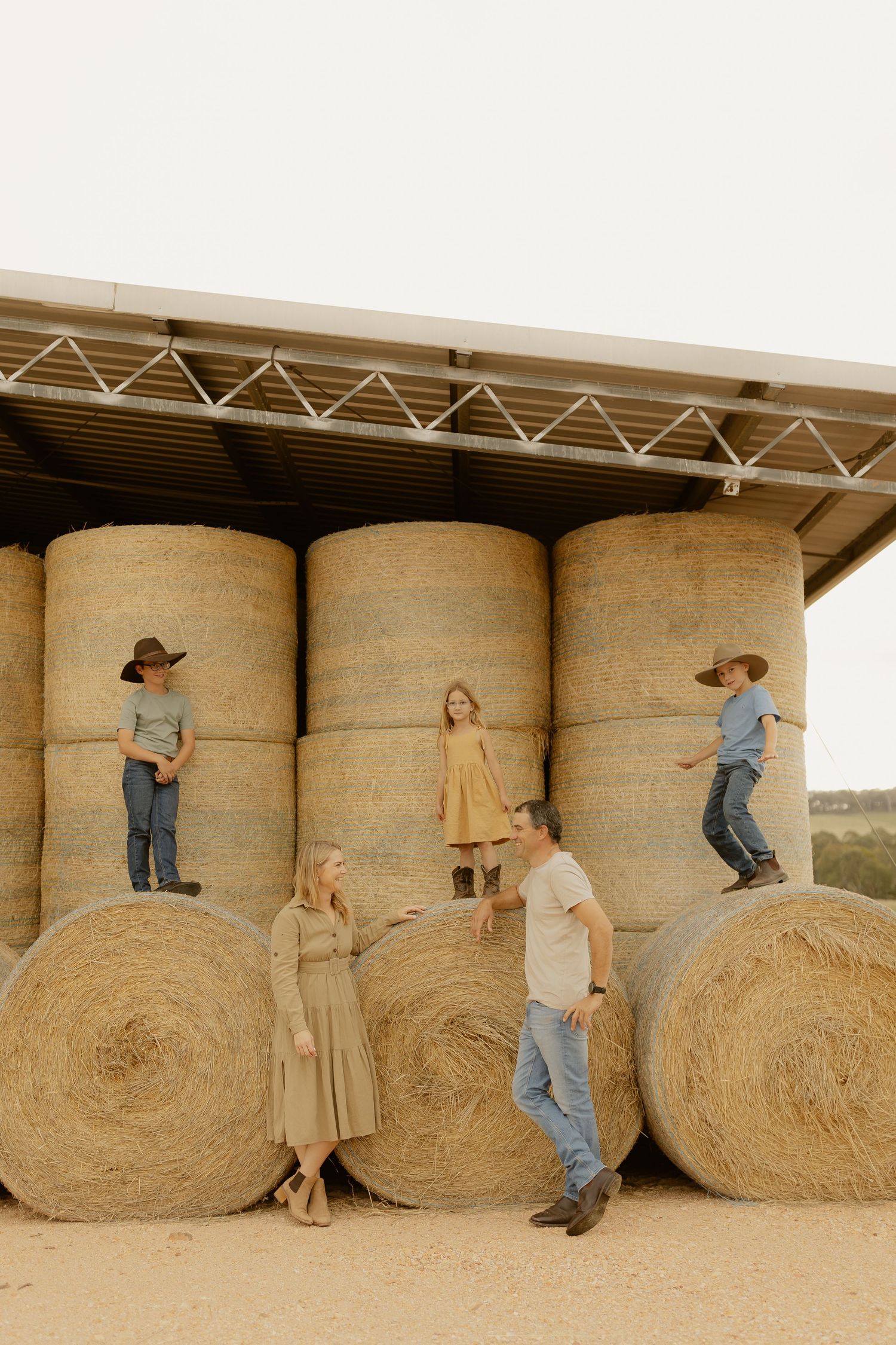 Outdoor family photography in Sydney, Central Coast, Blue Mountains, Wollongong and Kangaroo Valley, in field, farm, garden and countryside