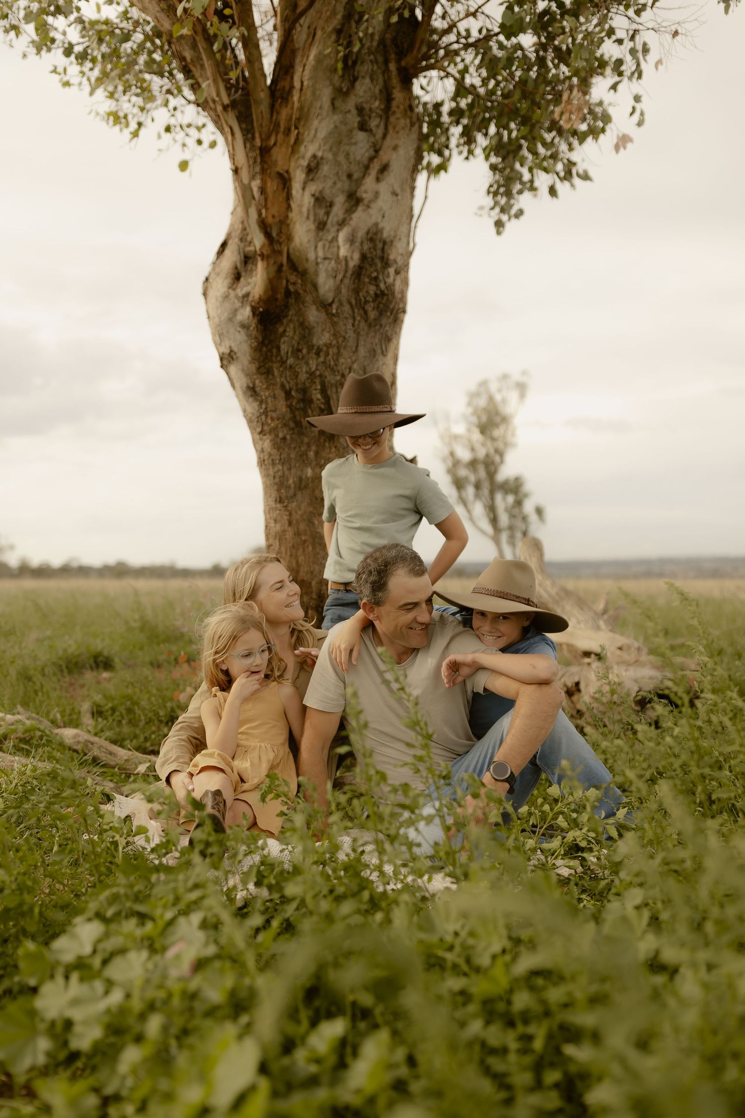 Outdoor family photography in Sydney, Central Coast, Blue Mountains, Wollongong and Kangaroo Valley, in field, farm, garden and countryside