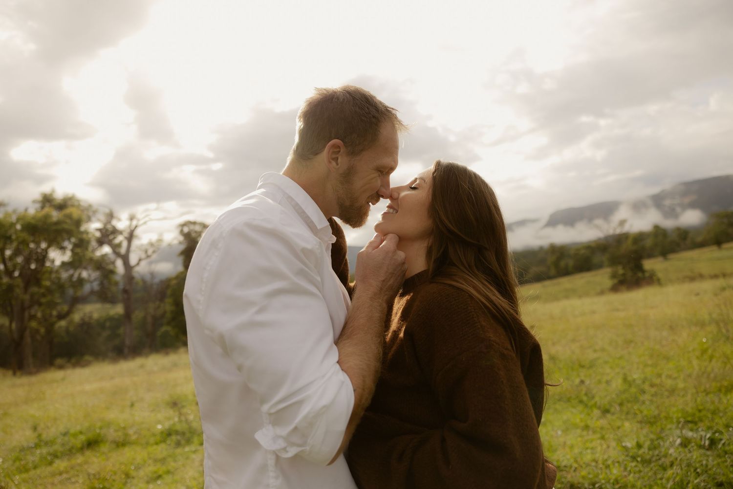 Outdoor maternity photography in Sydney, Central Coast, Blue Mountains, Wollongong, in field, farm, garden and countryside