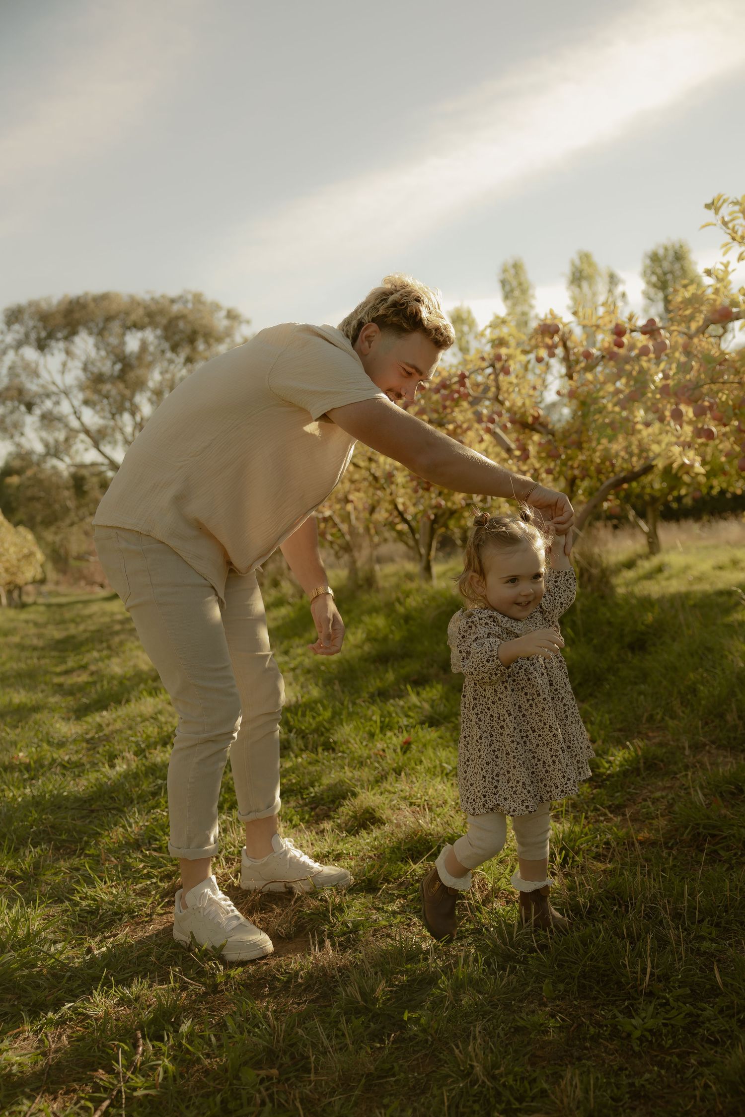 Outdoor family photography in Sydney, Central Coast, Blue Mountains, Wollongong and Kangaroo Valley, in field, farm, garden and countryside