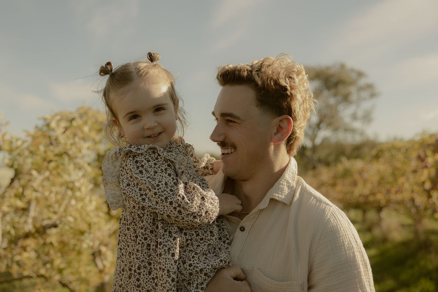 Outdoor family photography in Sydney, Central Coast, Blue Mountains, Wollongong and Kangaroo Valley, in field, farm, garden and countryside